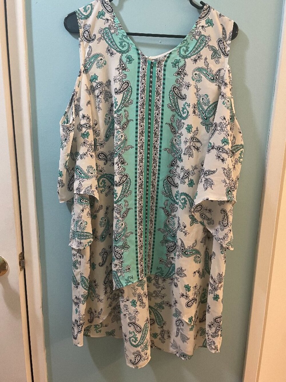 Est. 1948 Cold Shoulder Top, Size 18/20